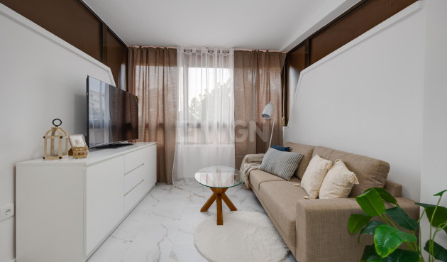 Mieszkanie w bloku - Odsprzedaż - Torrevieja - 73220