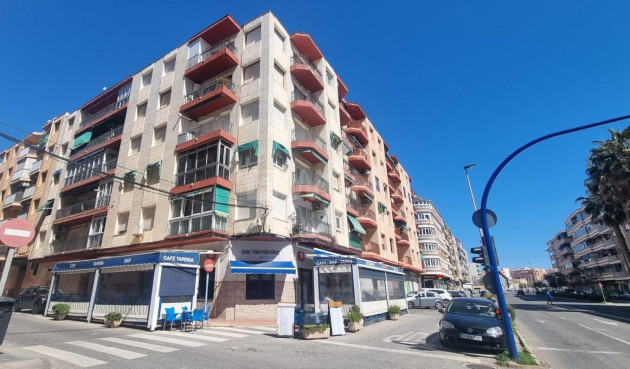 Mieszkanie w bloku - Odsprzedaż - Torrevieja - 76145