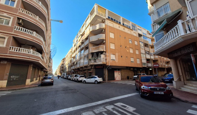 Mieszkanie w bloku - Odsprzedaż - Torrevieja - 80252