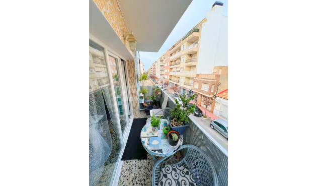 Mieszkanie w bloku - Odsprzedaż - Torrevieja - 80491