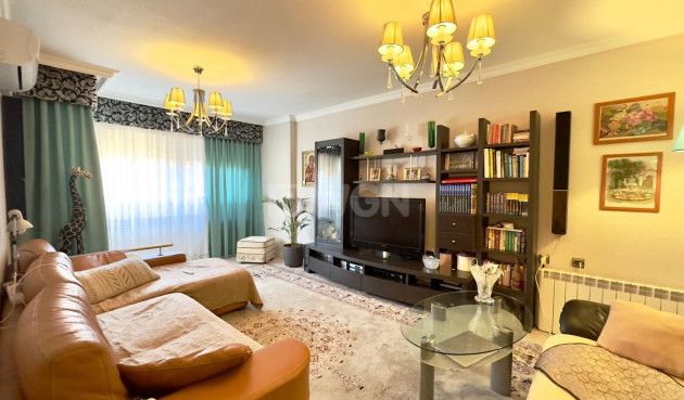 Mieszkanie w bloku - Odsprzedaż - Torrevieja - 85465