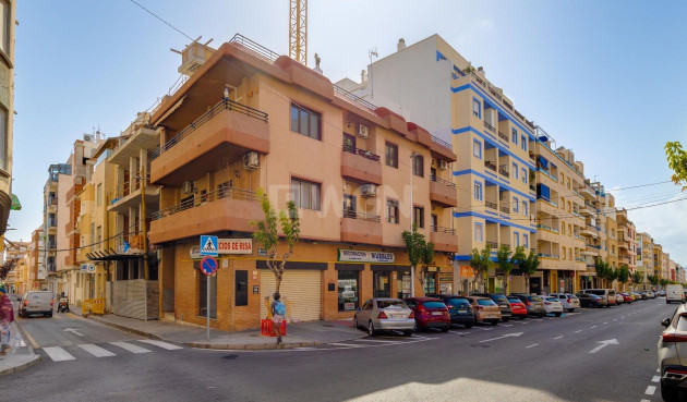 Mieszkanie w bloku - Odsprzedaż - Torrevieja - Centro