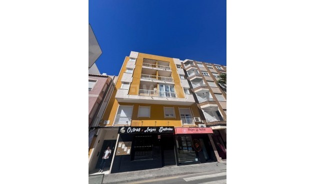 Mieszkanie w bloku - Odsprzedaż - Torrevieja - Centro