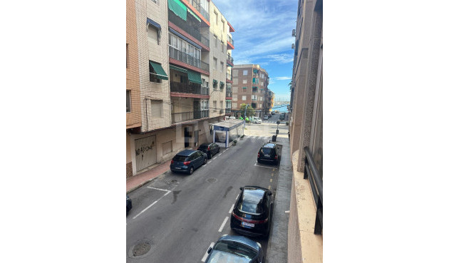 Mieszkanie w bloku - Odsprzedaż - Torrevieja - El Acequión - Los Náufragos