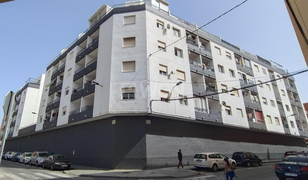 Mieszkanie w bloku - Odsprzedaż - Torrevieja - El Molino