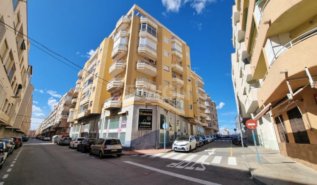 Mieszkanie w bloku - Odsprzedaż - Torrevieja - Habaneras