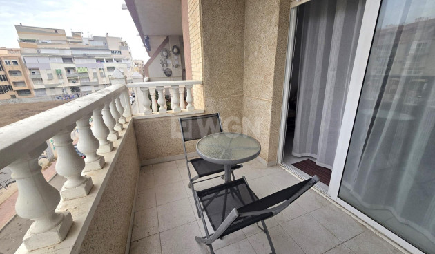 Mieszkanie w bloku - Odsprzedaż - Torrevieja - La Mata Pueblo