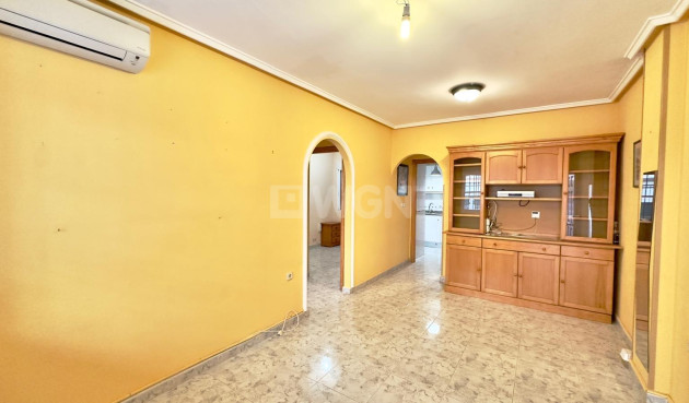Mieszkanie w bloku - Odsprzedaż - Torrevieja - La Mata Pueblo