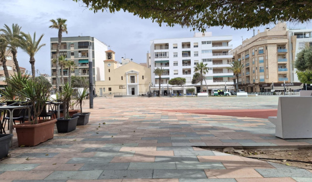 Mieszkanie w bloku - Odsprzedaż - Torrevieja - La Mata