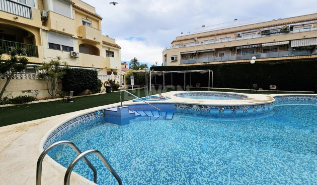 Mieszkanie w bloku - Odsprzedaż - Torrevieja - Nueva Torrevieja