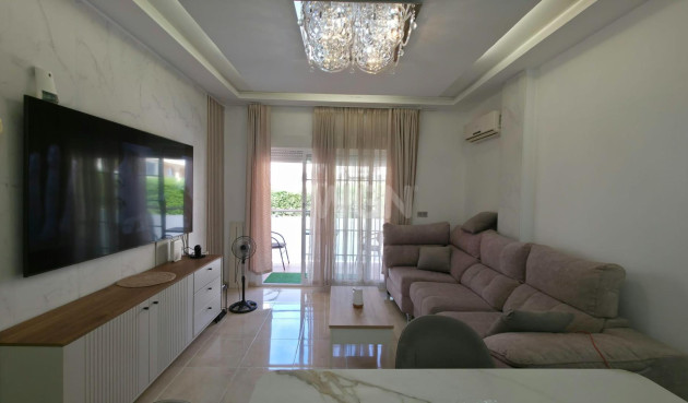 Mieszkanie w bloku - Odsprzedaż - Torrevieja - Nueva Torrevieja