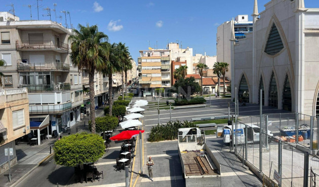 Mieszkanie w bloku - Odsprzedaż - Torrevieja - Paseo Maritimo