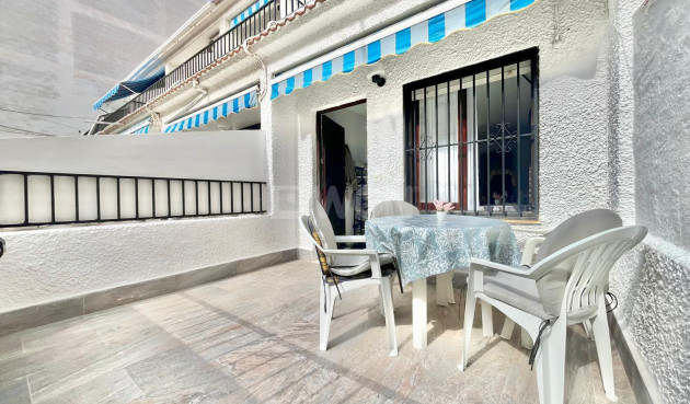 Mieszkanie w bloku - Odsprzedaż - Torrevieja - Playa de los Locos