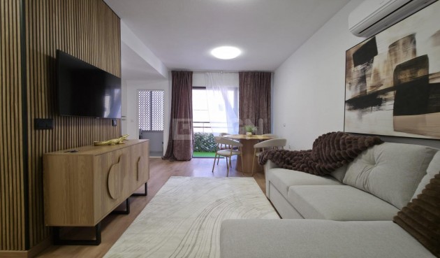 Mieszkanie w bloku - Odsprzedaż - Torrevieja - Playa del Cura