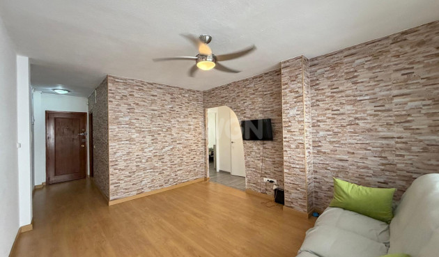 Mieszkanie w bloku - Odsprzedaż - Torrevieja - Playa del Cura