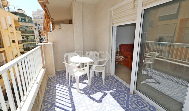 Mieszkanie w bloku - Odsprzedaż - Torrevieja - Playa del Cura