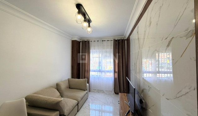 Mieszkanie w bloku - Odsprzedaż - Torrevieja - Torrevieja