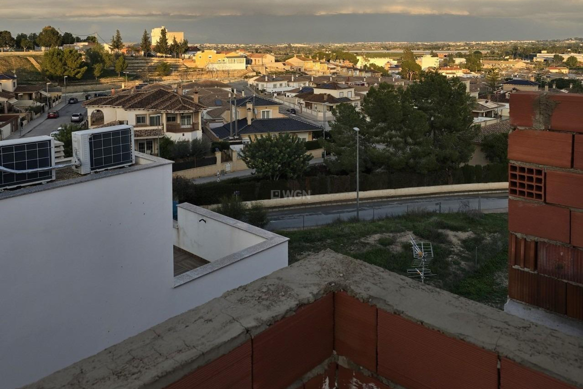 Neue Gebäude - Stadthaus - Bigastro - pueblo