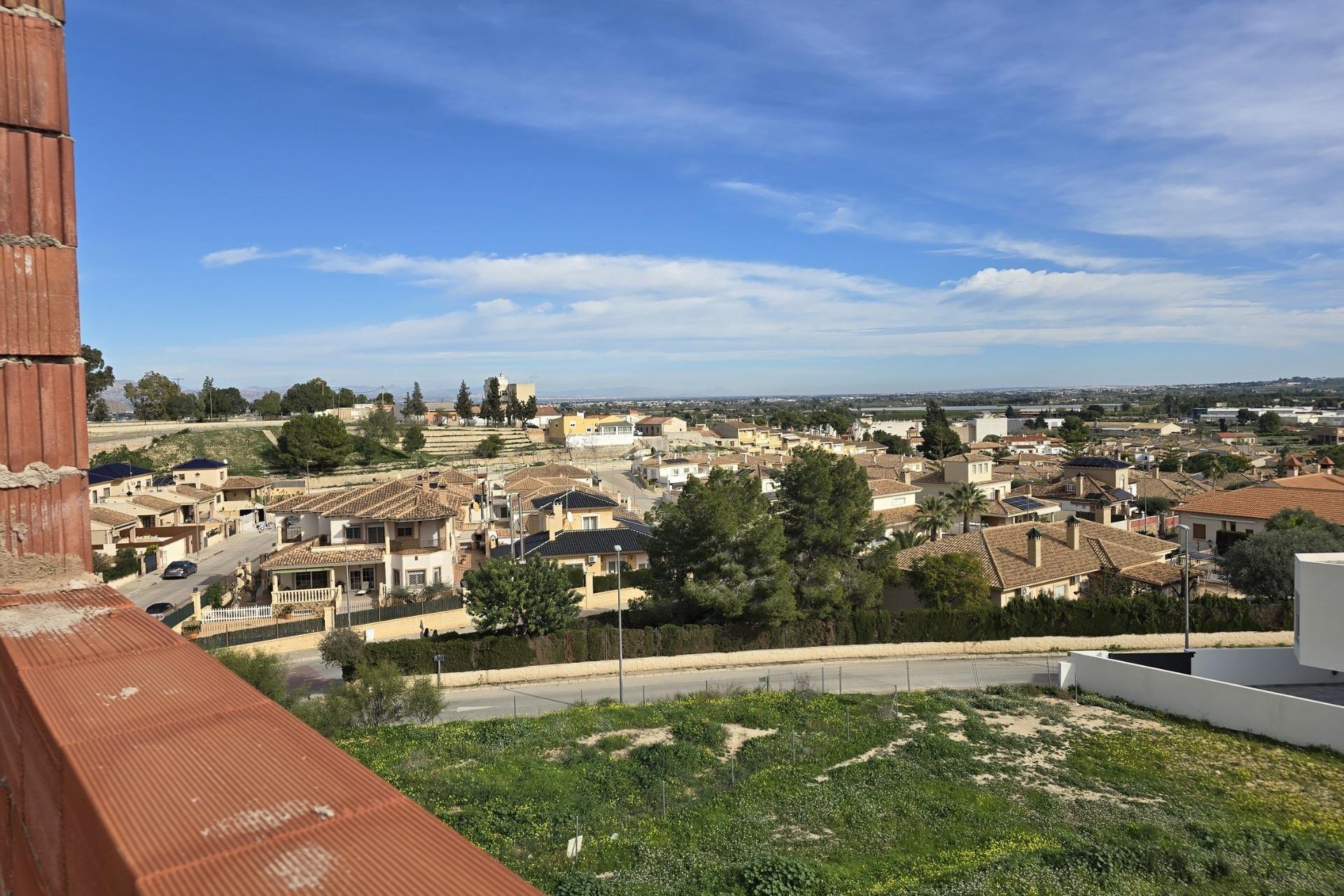 Neue Gebäude - Stadthaus - Bigastro - pueblo