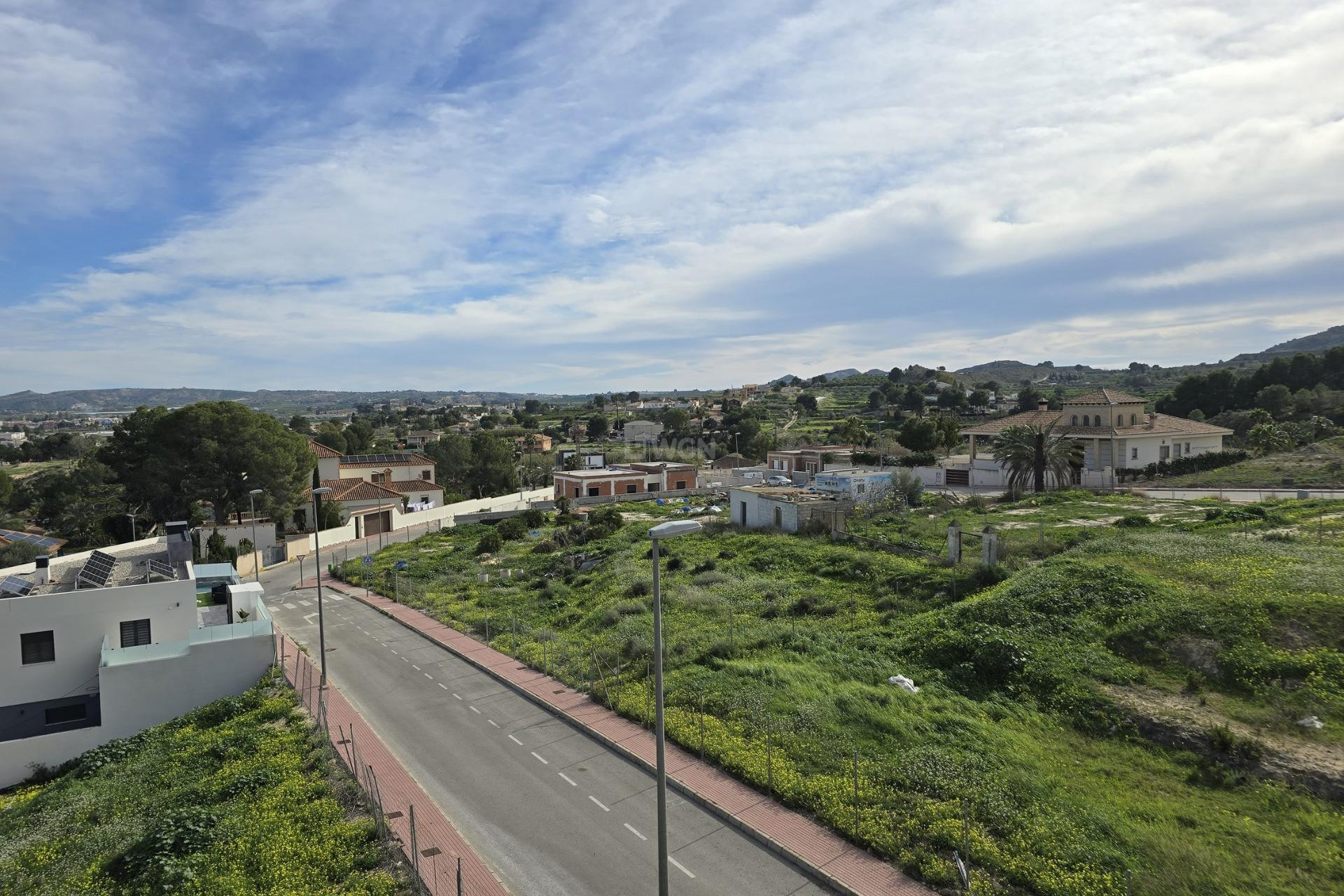 Neue Gebäude - Stadthaus - Bigastro - pueblo