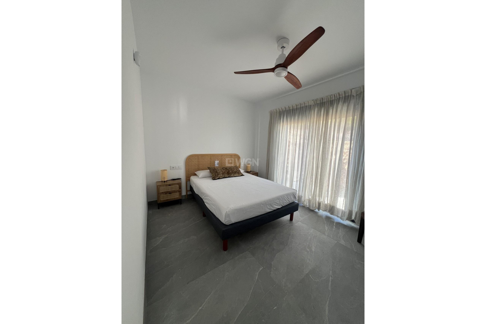 Neue Gebäude - Stadthaus - Polop - PAU1