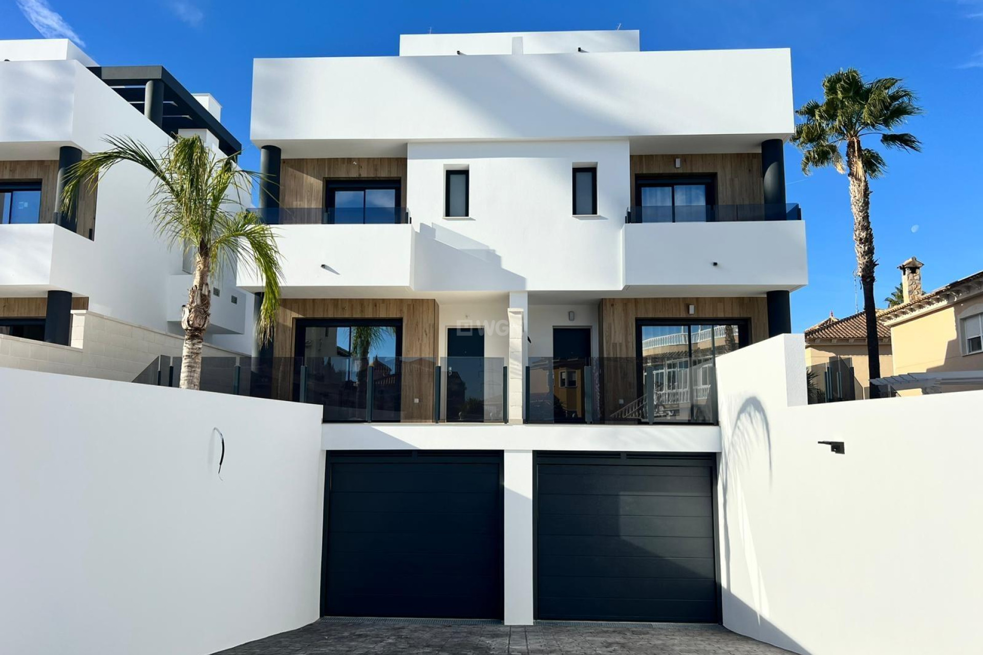 Neue Gebäude - Villa - Benferri - Benfis Park