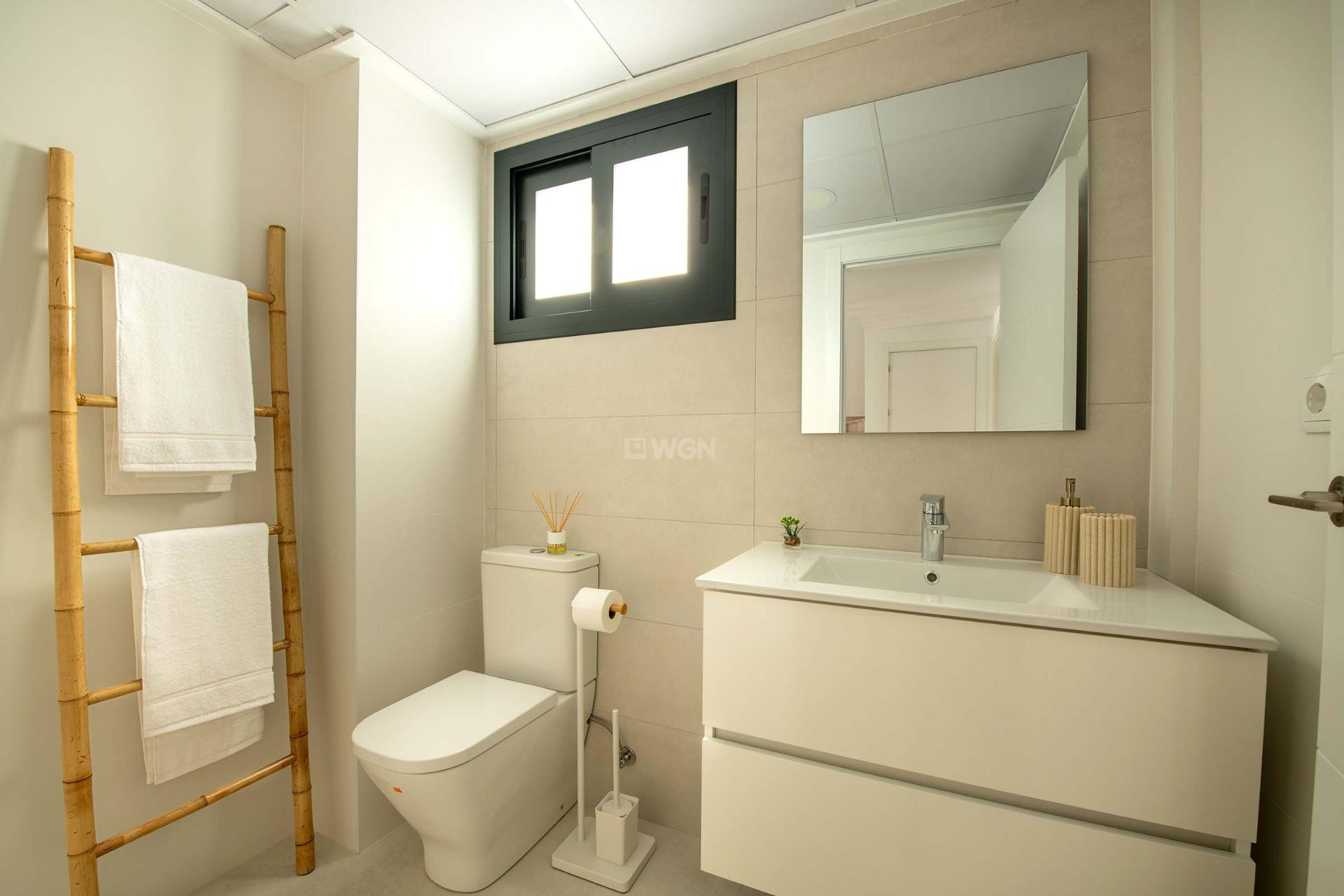 Nowy budynek - Bungalow - Cox - San Fernando