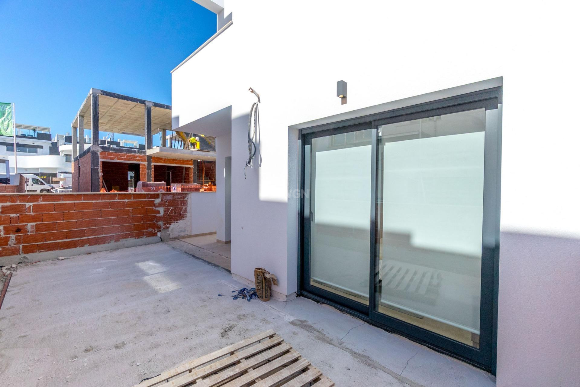 Nowy budynek - Bungalow - Torrevieja - Los Balcones