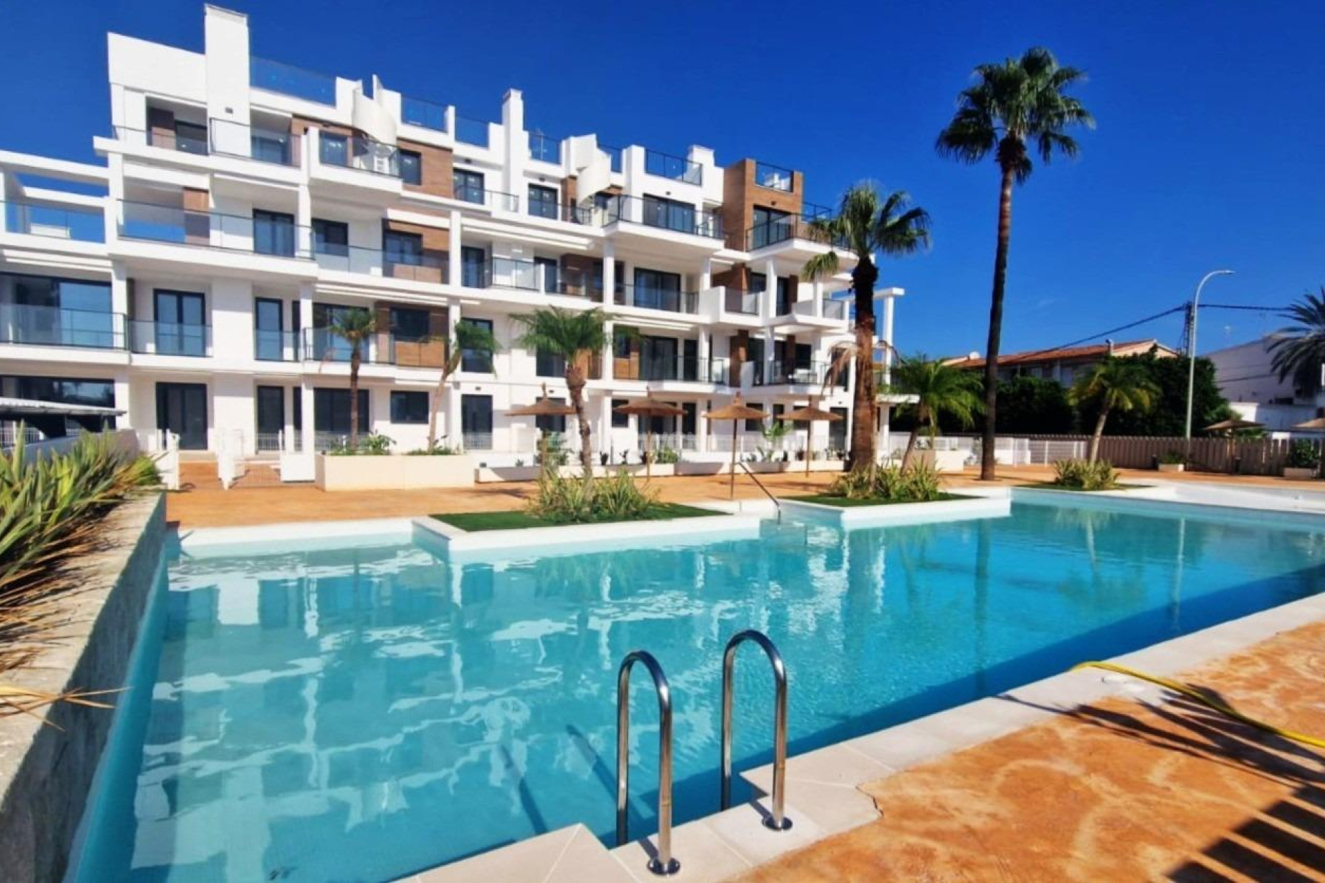 Nowy budynek - Daszek - Denia - Las Marinas km 2.5