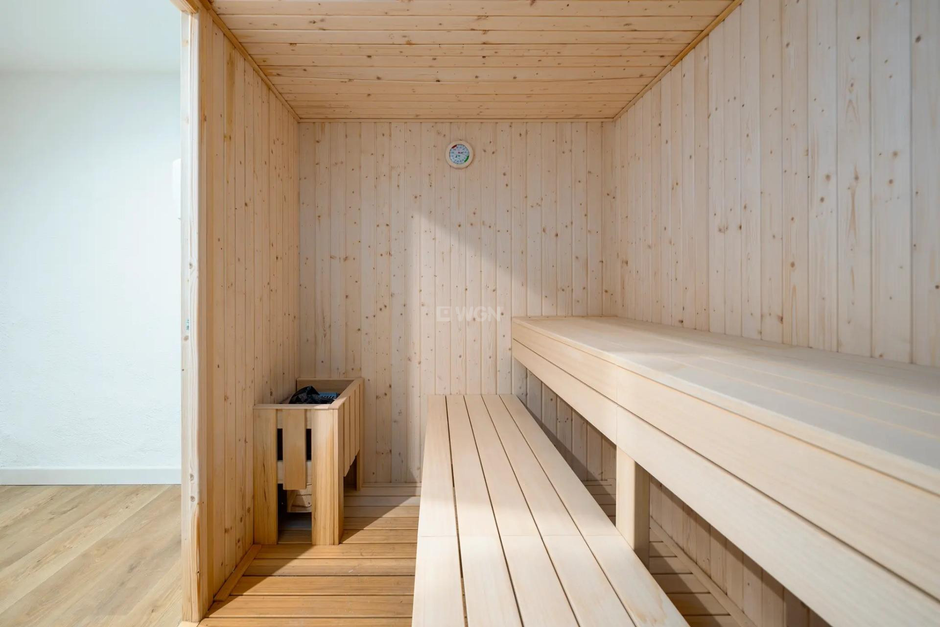 Nowy budynek - Daszek - Monachil - Sierra Nevada Ski