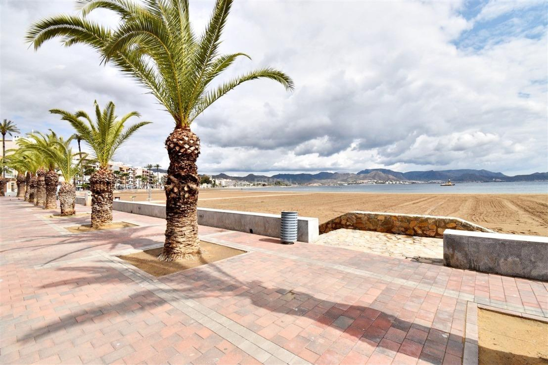 Nowy budynek - Daszek - Puerto de Mazarron - Playa del Puerto