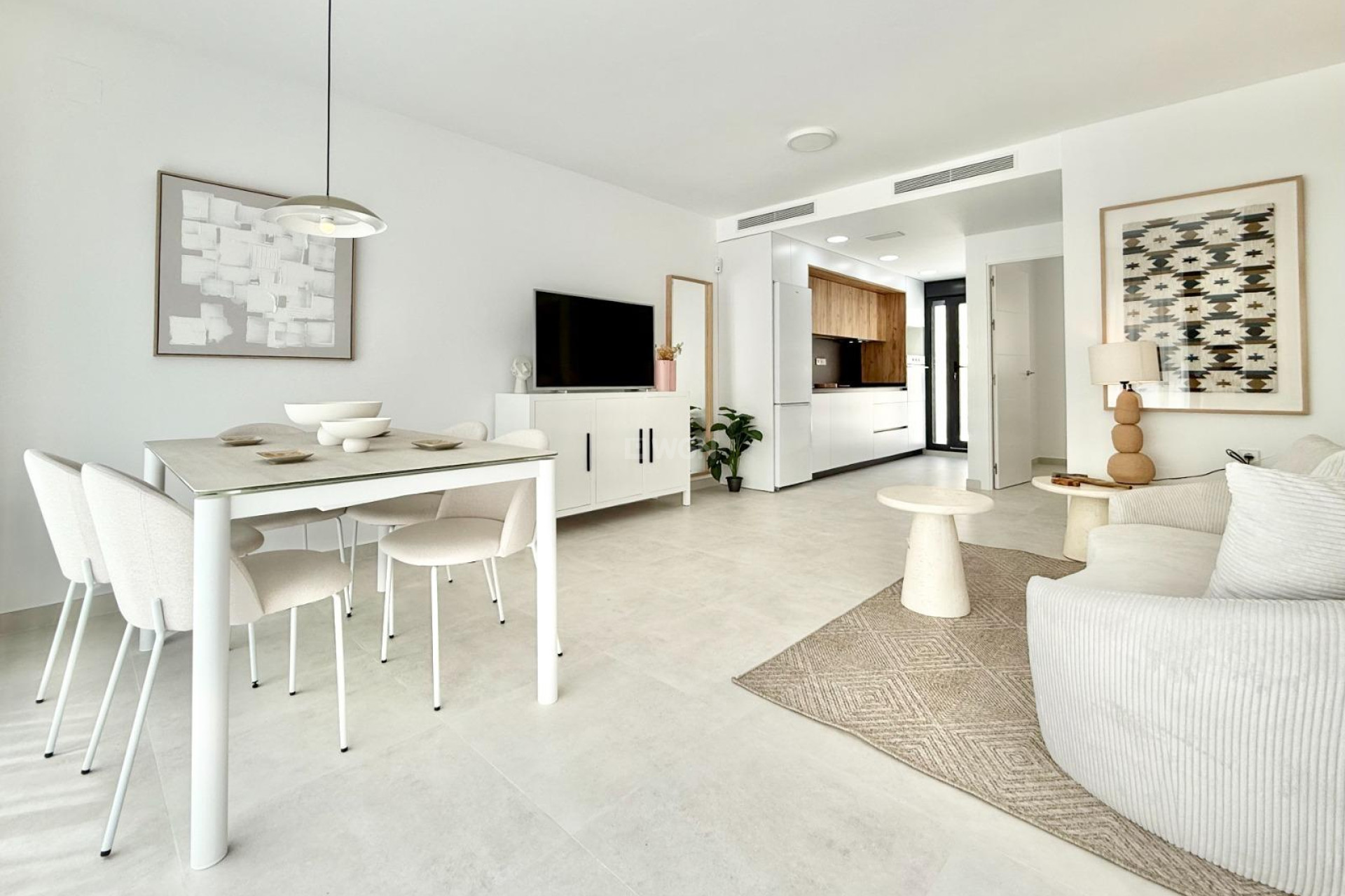 Nowy budynek - Kamienica - Cox - San Fernando