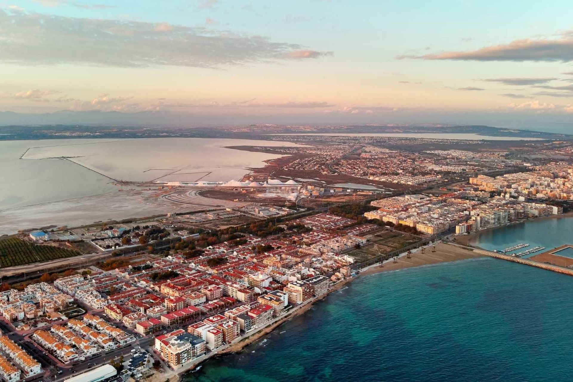 Nowy budynek - Mieszkanie w bloku - Torrevieja - Playa de los Locos