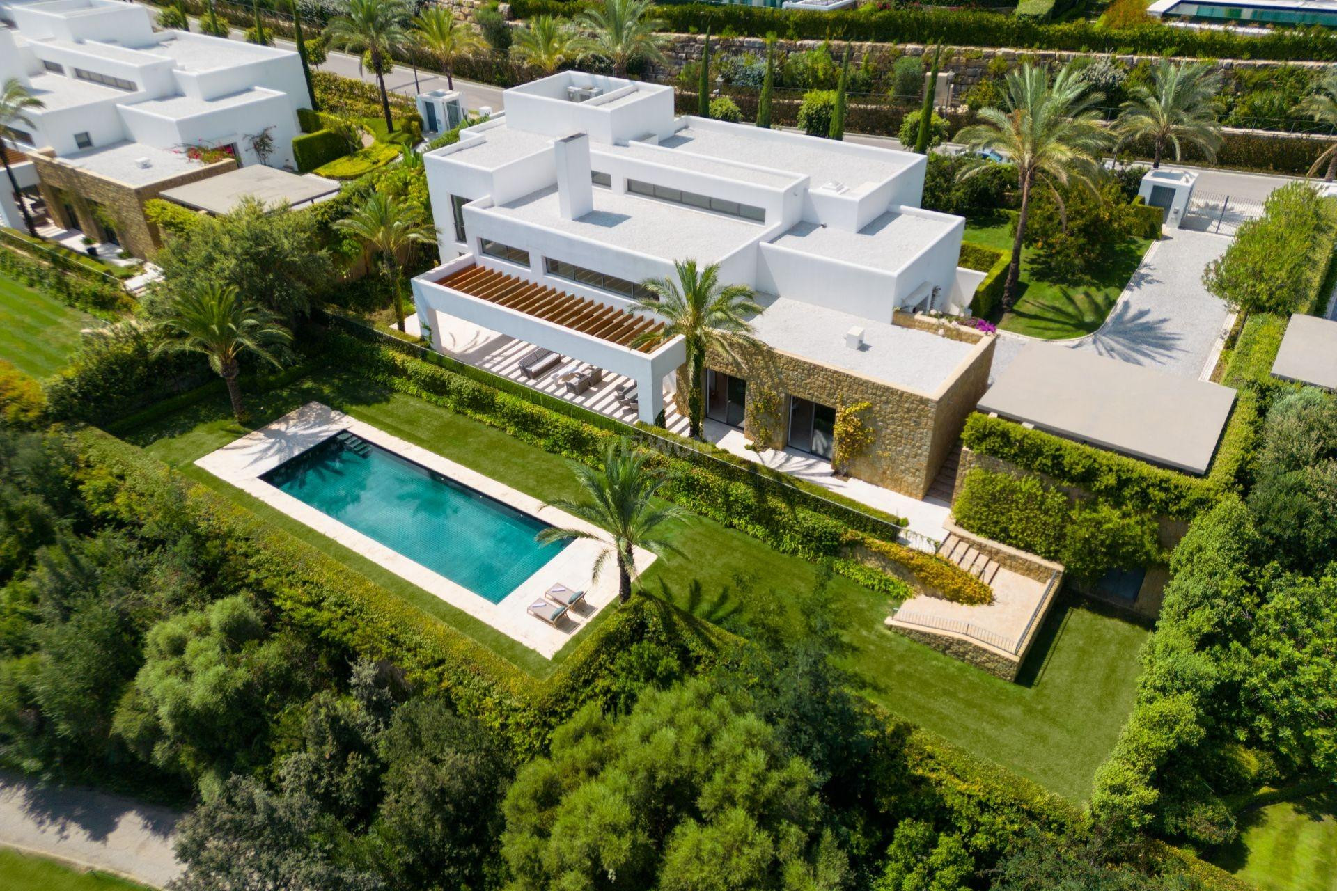 Nowy budynek - Villa - Casares - Pedregales