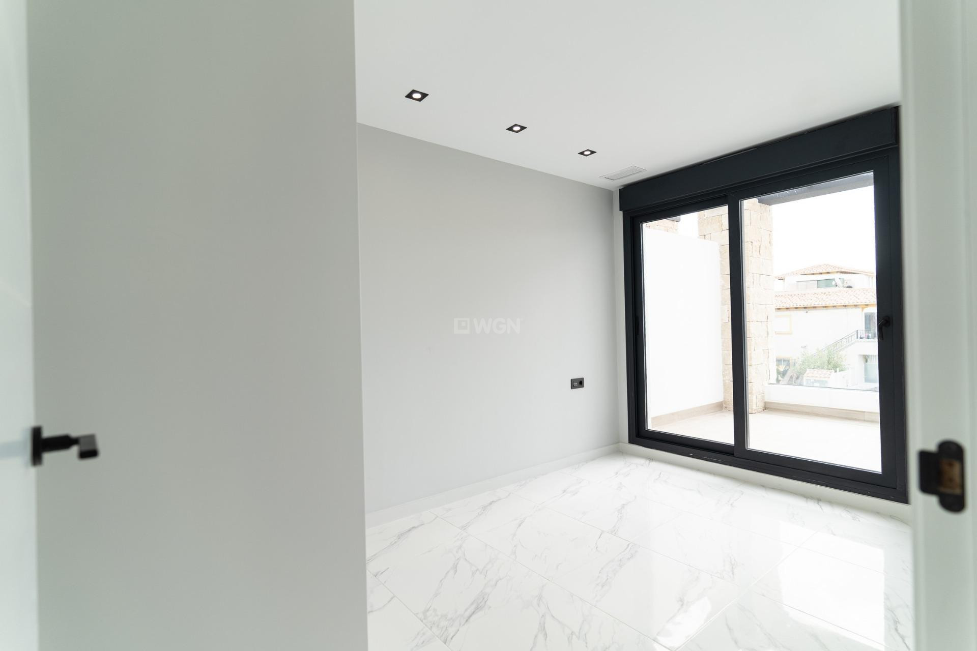 Nowy budynek - Villa - Orihuela Costa - Punta Prima