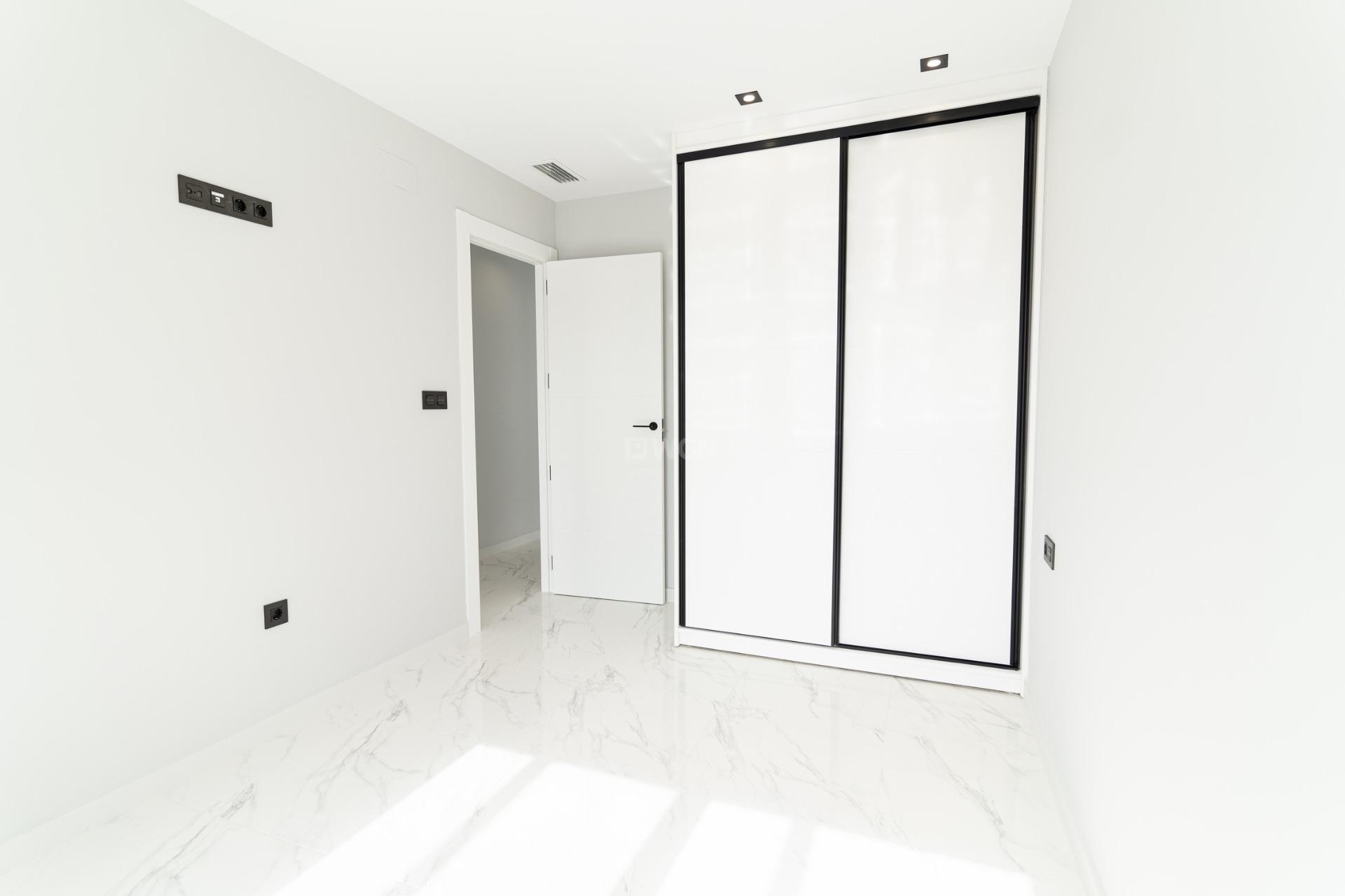 Nowy budynek - Villa - Orihuela Costa - Punta Prima