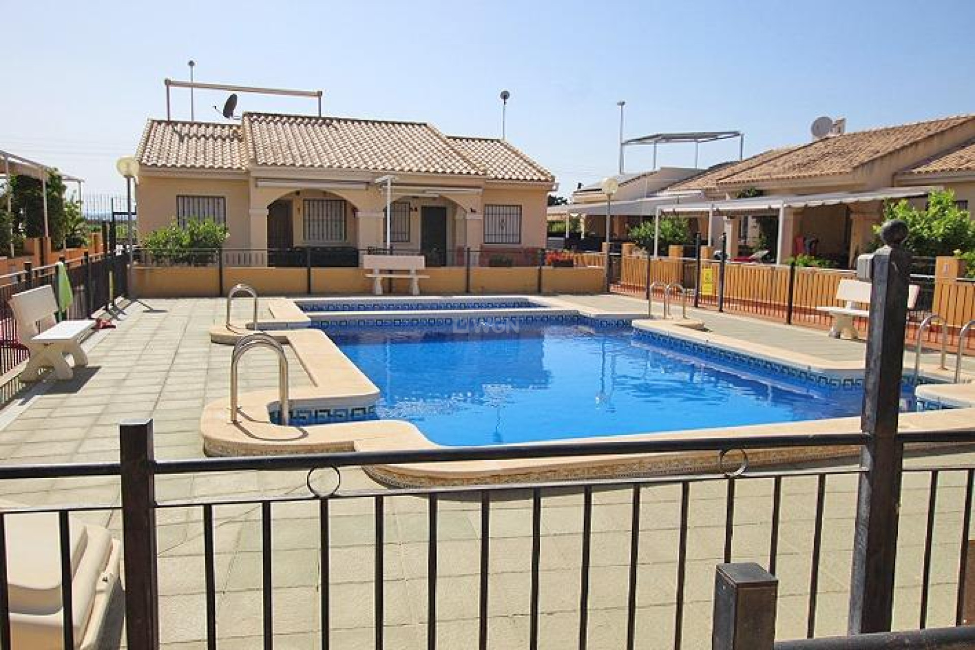 Odsprzedaż - Bungalow - Guardamar del Segura - 03140