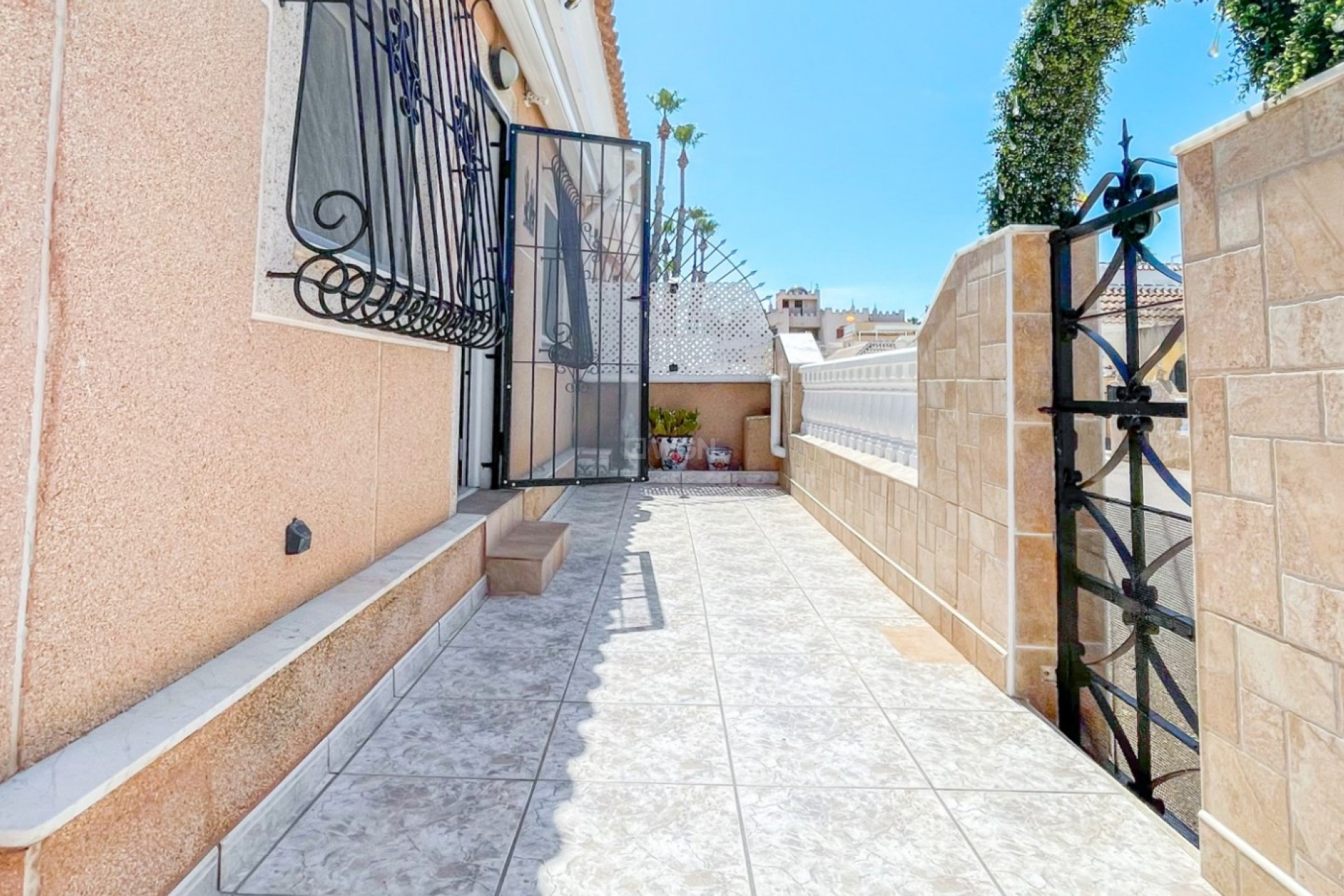 Odsprzedaż - Bungalow - Los Alcázares - Costa Calida