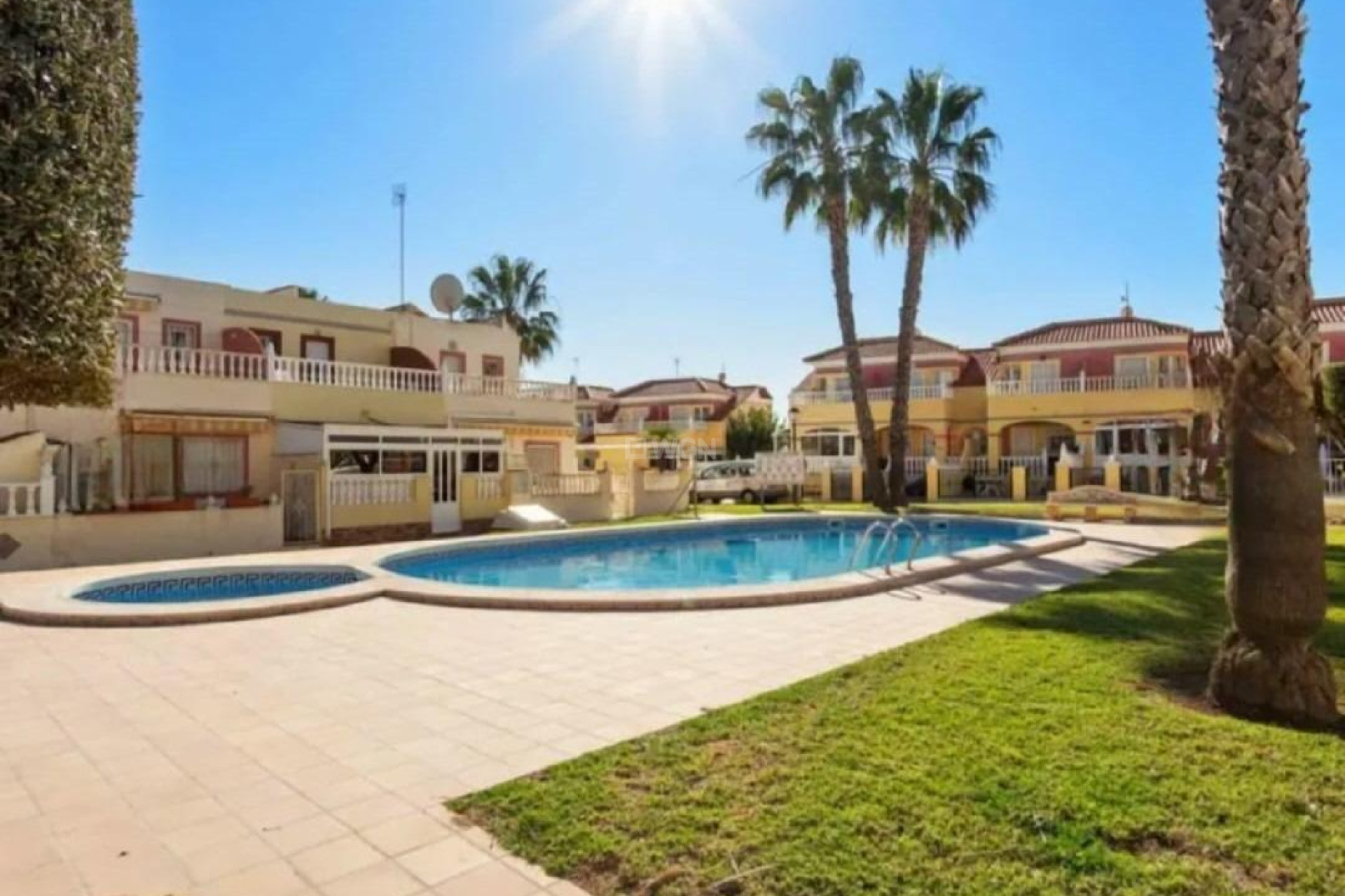 Odsprzedaż - Bungalow - Orihuela Costa - Lomas de Cabo Roig