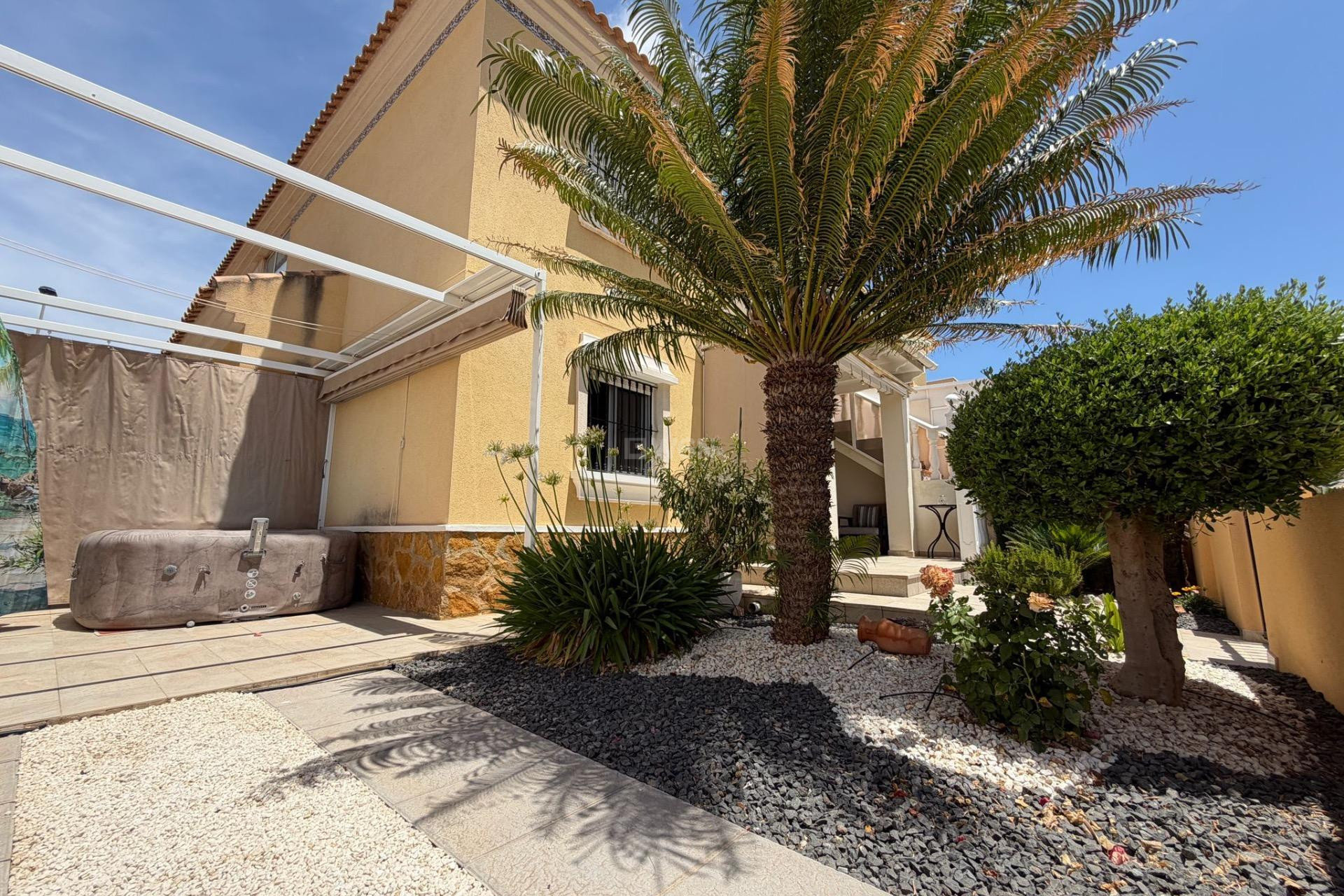 Odsprzedaż - Bungalow - Orihuela Costa - Los Dolses