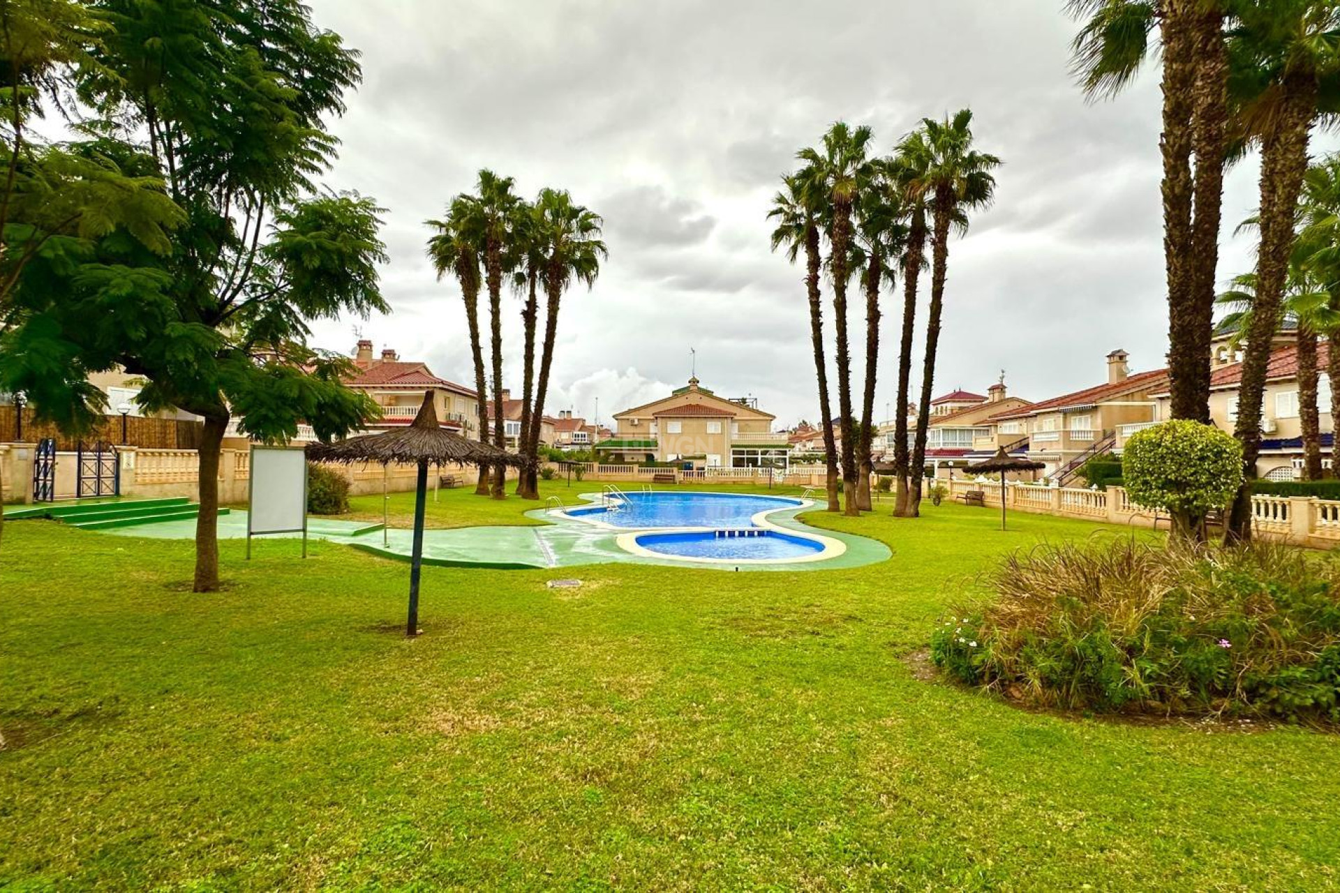 Odsprzedaż - Bungalow - Orihuela Costa - Playa Flamenca Norte