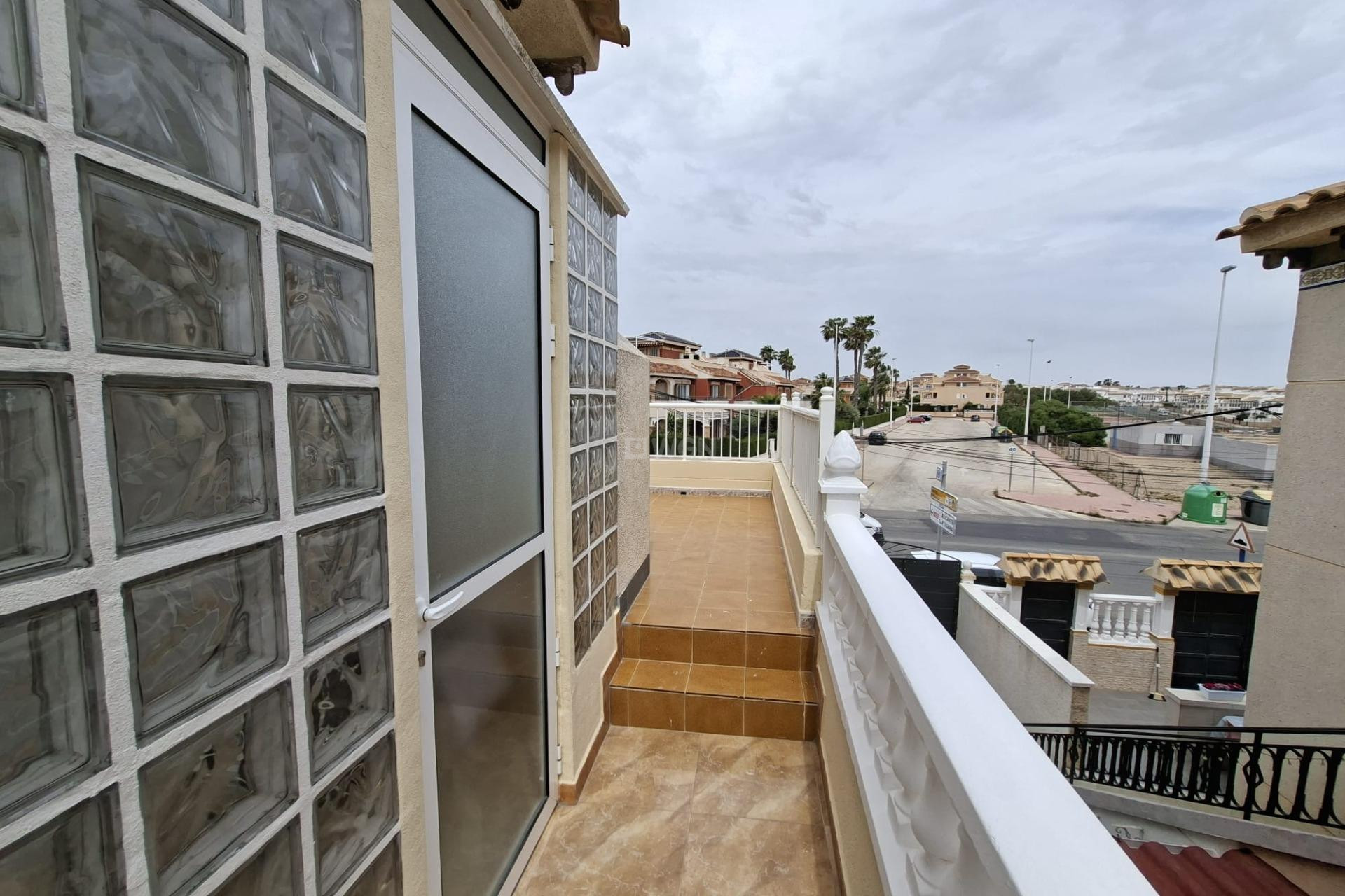 Odsprzedaż - Bungalow - Orihuela Costa - Punta Prima
