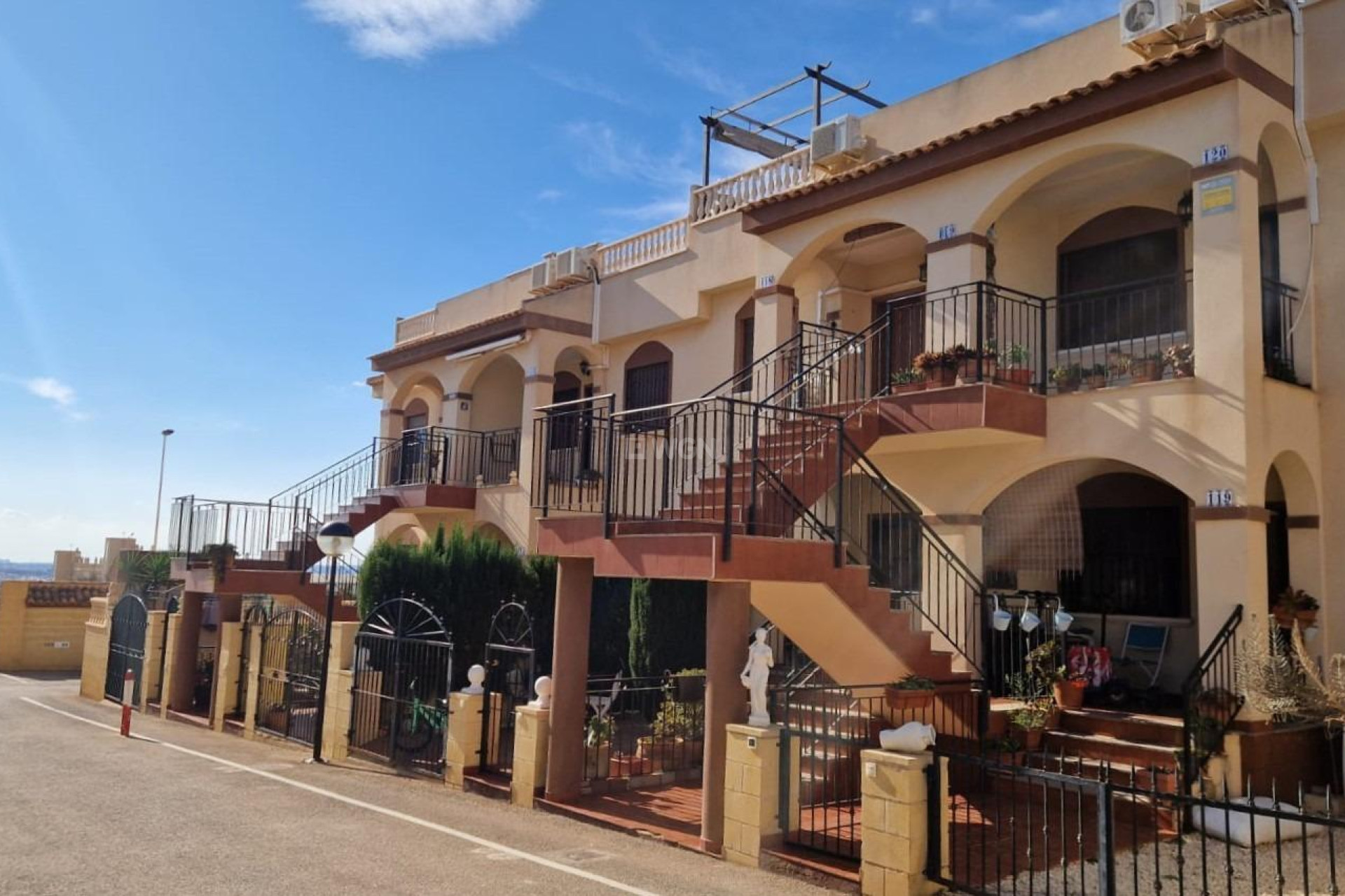 Odsprzedaż - Bungalow - Torrevieja - Aguas Nuevas 1