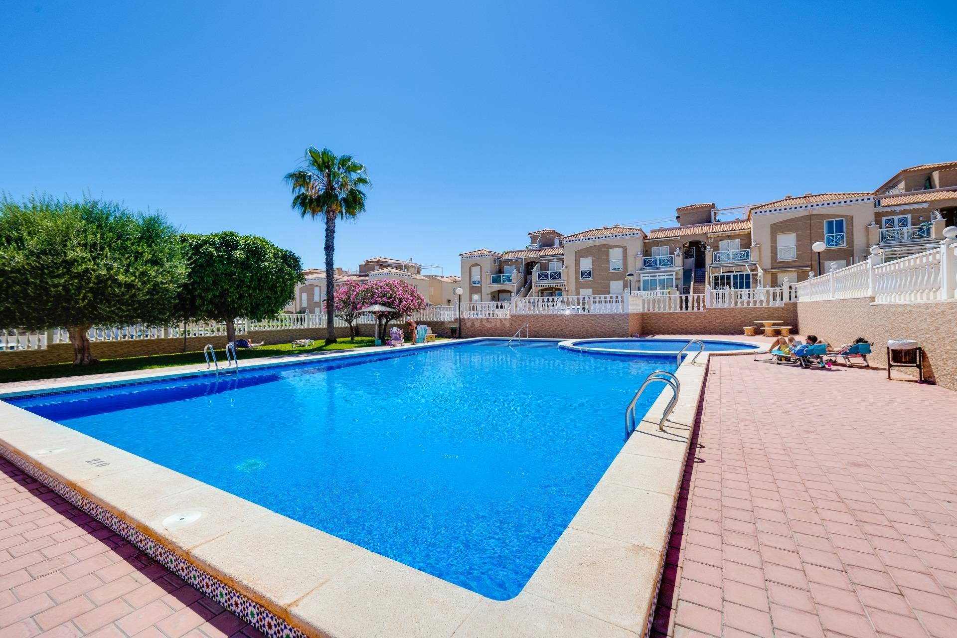 Odsprzedaż - Bungalow - Torrevieja - Aguas Nuevas 1