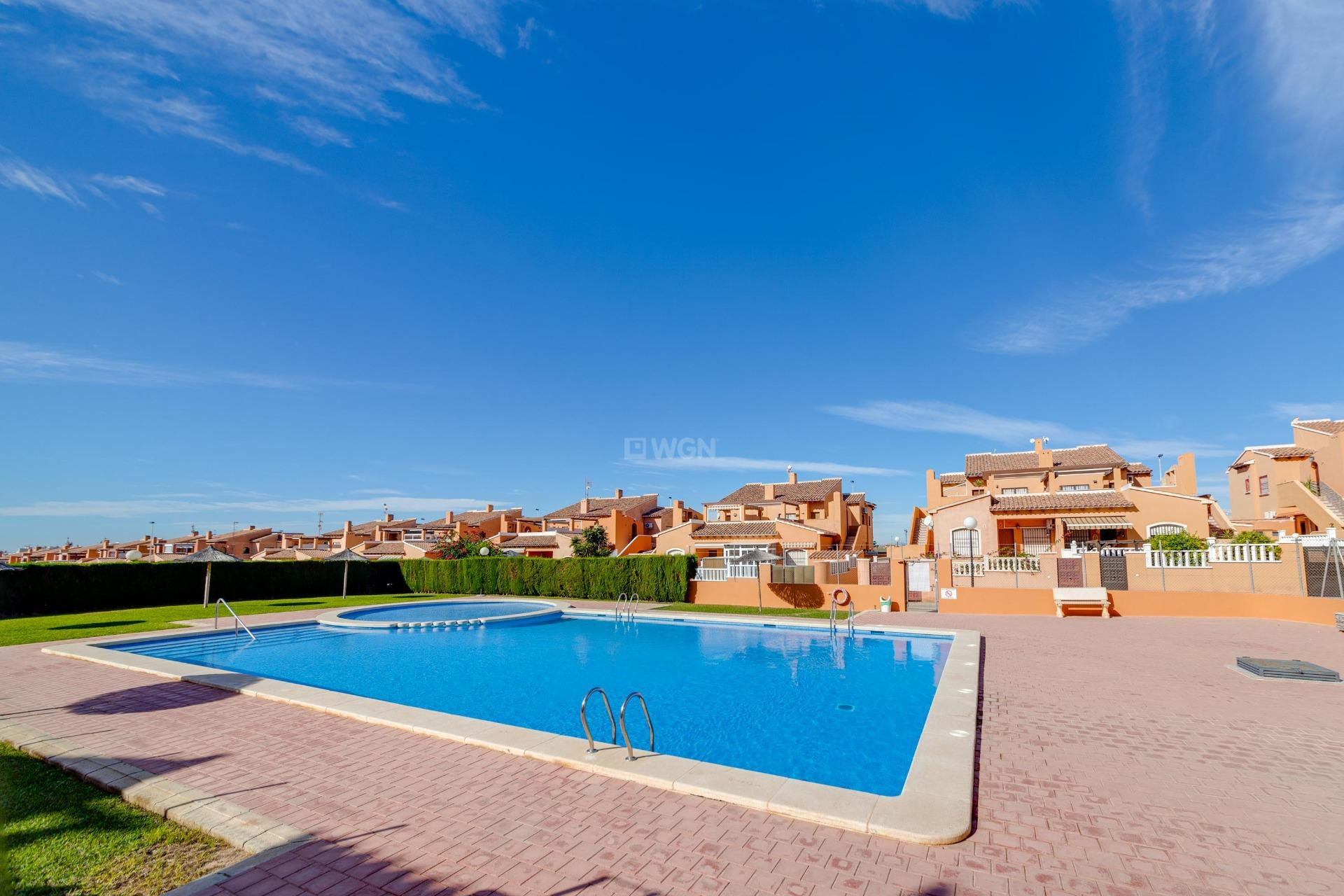 Odsprzedaż - Bungalow - Torrevieja - aguas nuevas