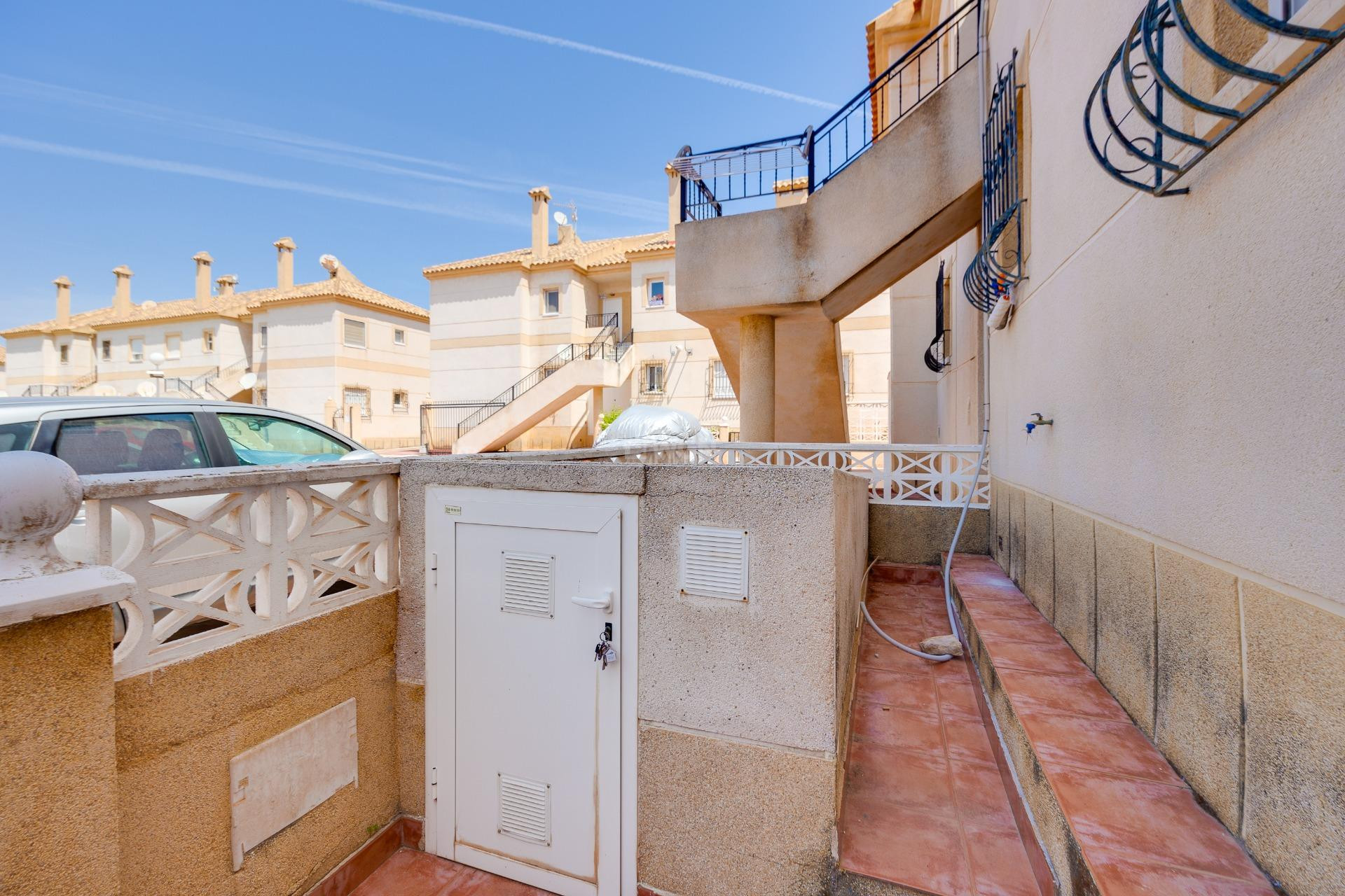 Odsprzedaż - Bungalow - Torrevieja - aguas nuevas