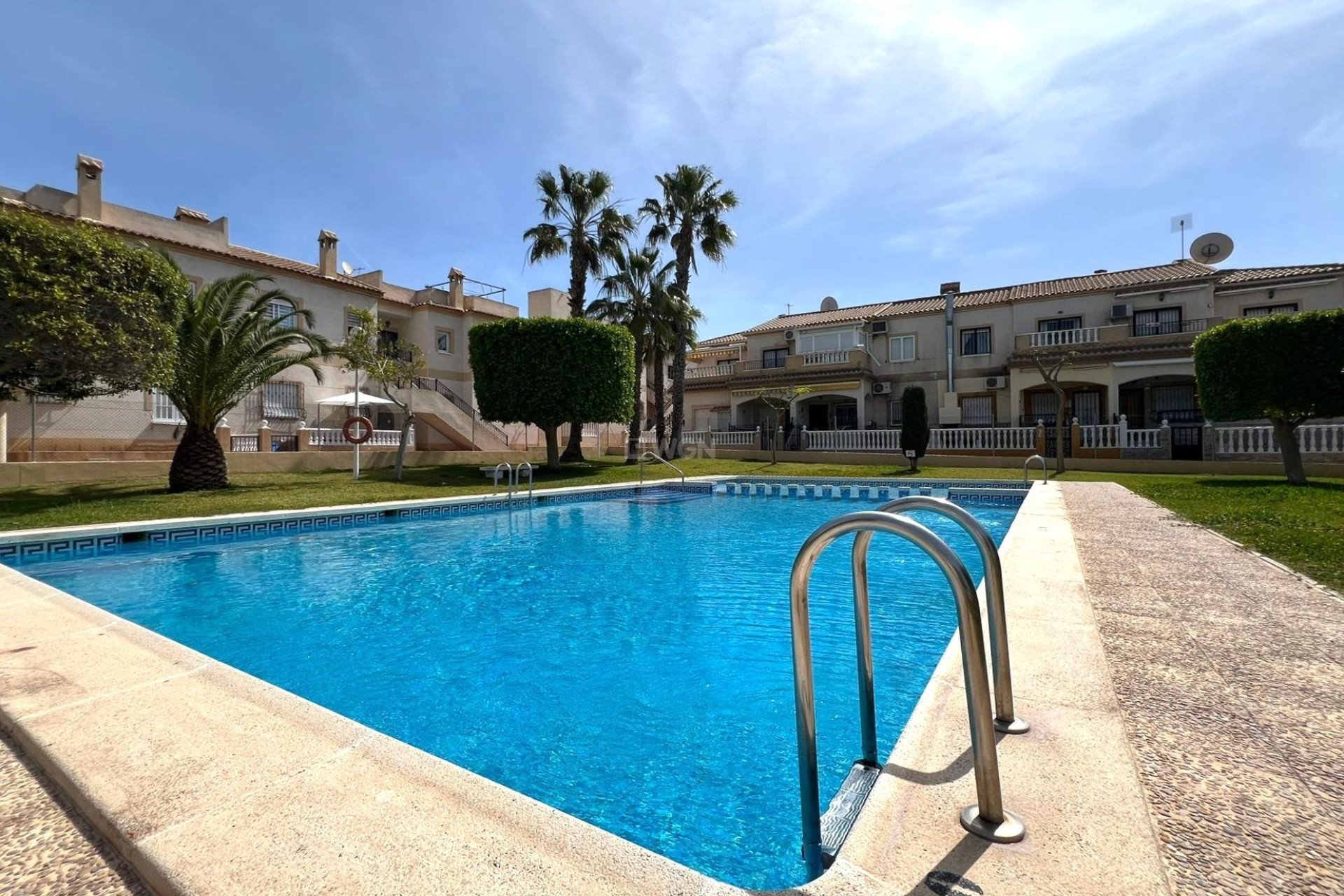 Odsprzedaż - Bungalow - Torrevieja - aguas nuevas