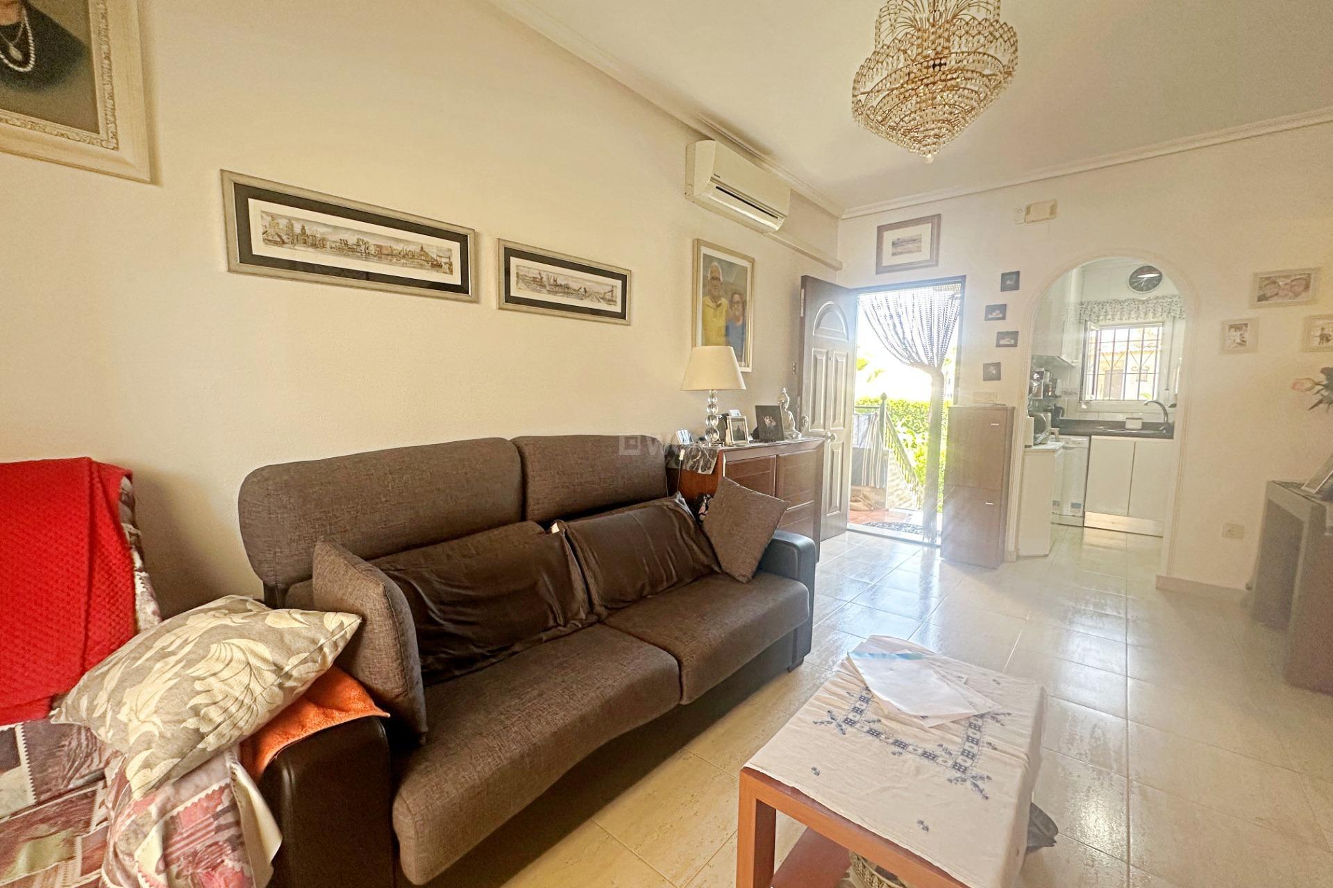 Odsprzedaż - Bungalow - Torrevieja - aguas nuevas