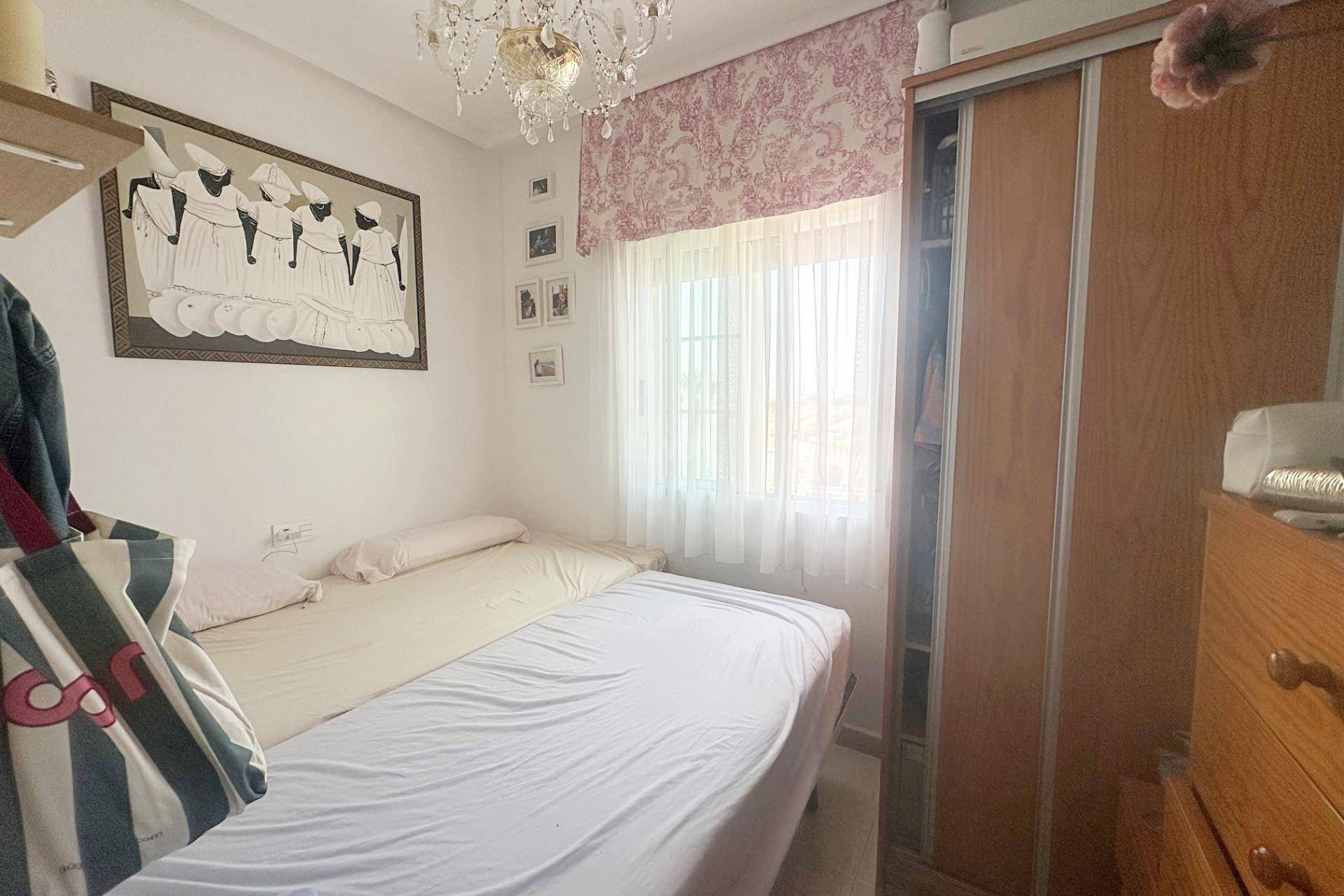 Odsprzedaż - Bungalow - Torrevieja - aguas nuevas