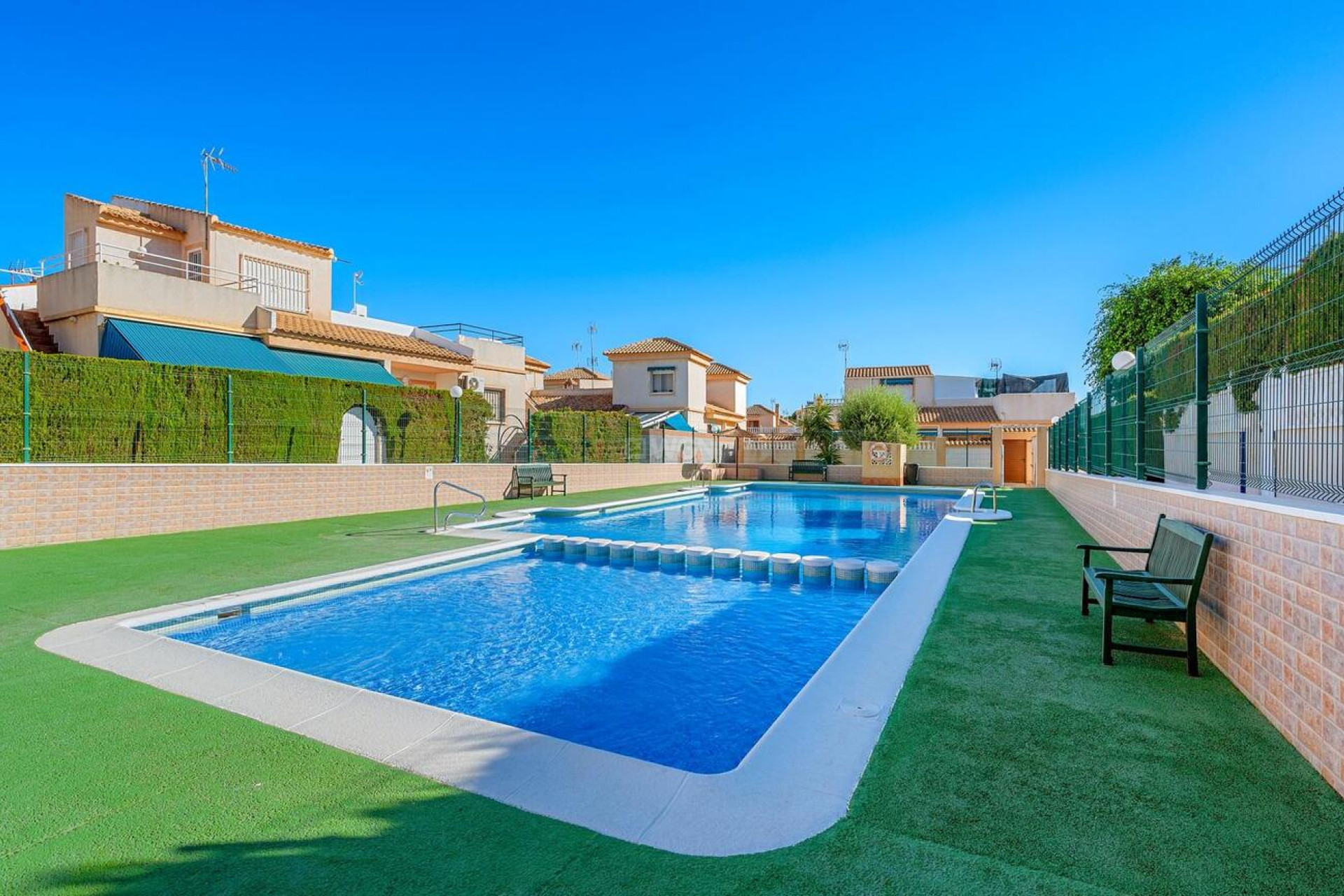 Odsprzedaż - Bungalow - Torrevieja - Los Balcones